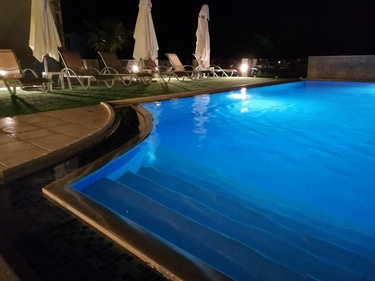 Carisa Maleme Exterior foto